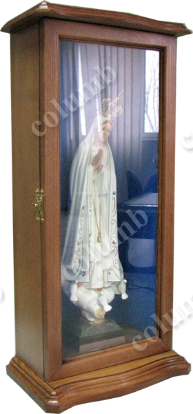 Оригинальный деревянный футляр для статуэтки со стеклянной дверцей. 